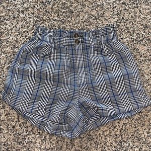 BRAND NEW American Eagle Mom shorts